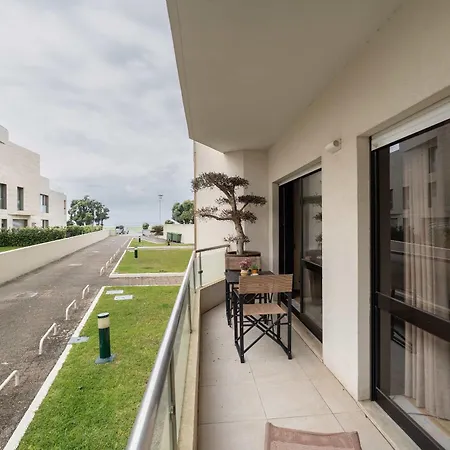 Apartment Oceanfront Views & Modern Elegance By Hostwise *