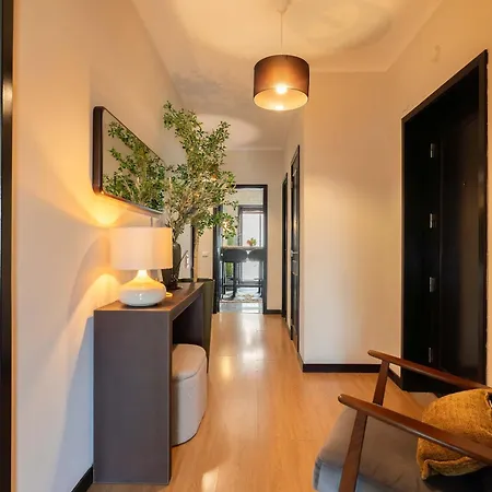 Oceanfront Views & Modern Elegance By Hostwise Apartment