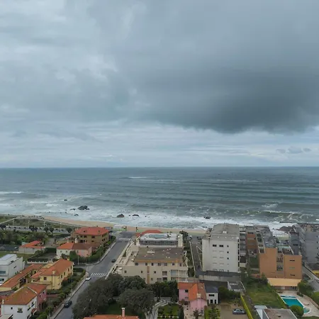 Oceanfront Views & Modern Elegance By Hostwise Appartement