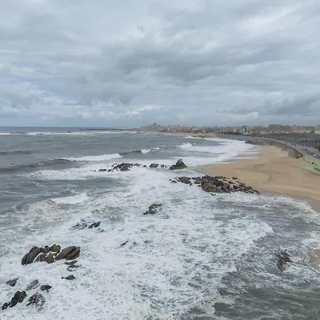 Oceanfront Views & Modern Elegance By Hostwise *